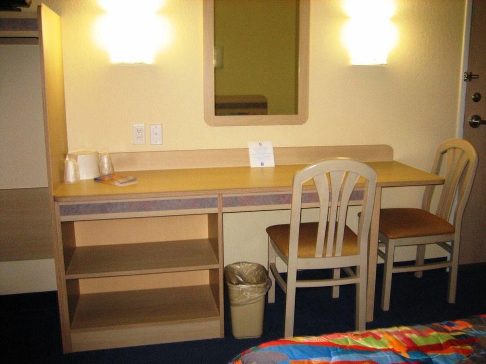 Motel 6-Huntsville, On Екстер'єр фото